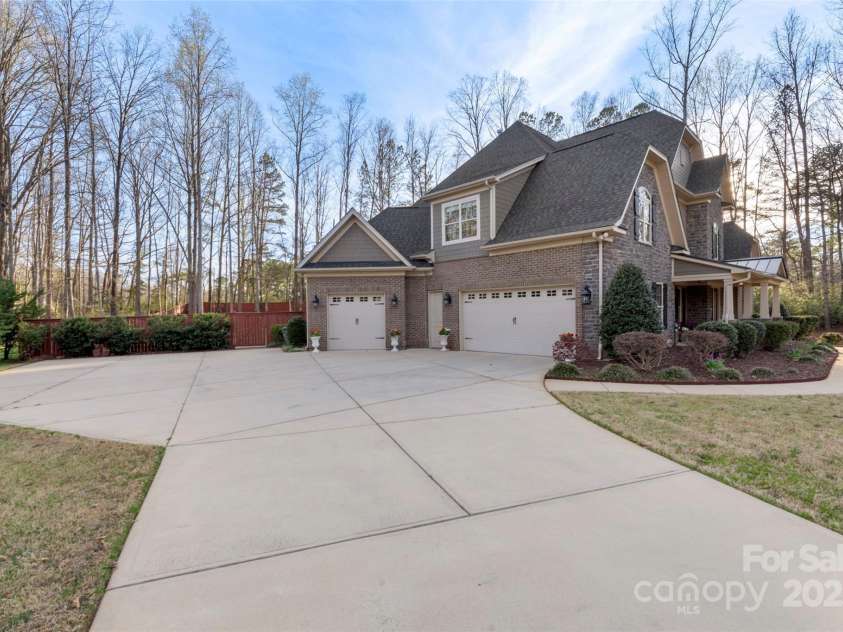 518 May Green Drive, Clover, SC 29710.  MLS# CAR4234722, YatesRealty ID 8826. 