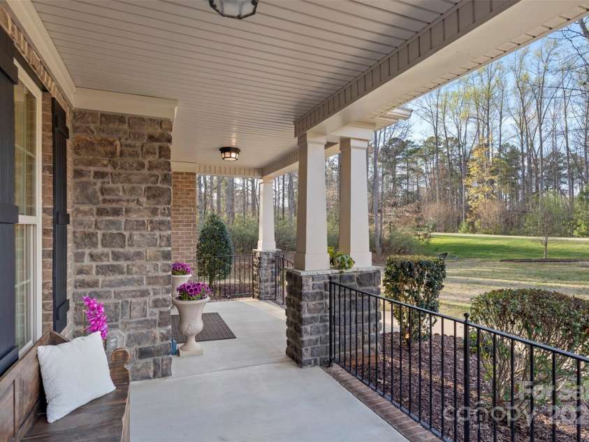 518 May Green Drive, Clover, SC 29710.  MLS# CAR4234722, YatesRealty ID 8826. 