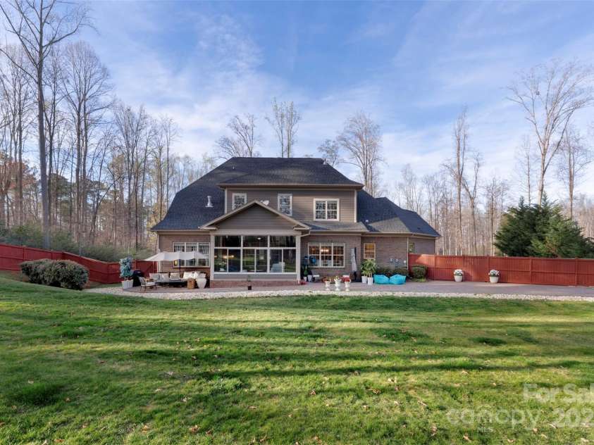 518 May Green Drive, Clover, SC 29710.  MLS# CAR4234722, YatesRealty ID 8826. 