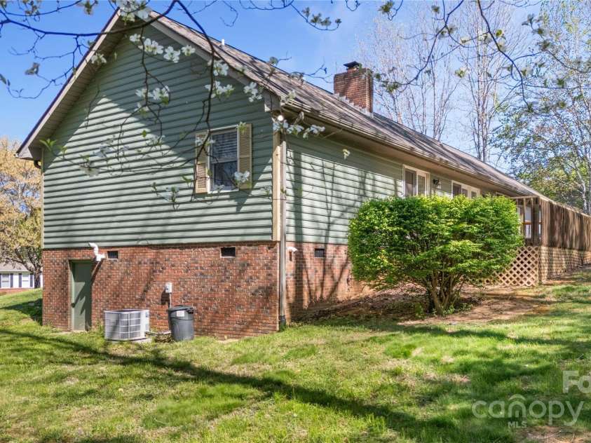 151 Canaan Drive, Candler, NC 28715.  MLS# CAR4248750, YatesRealty ID 8828. 