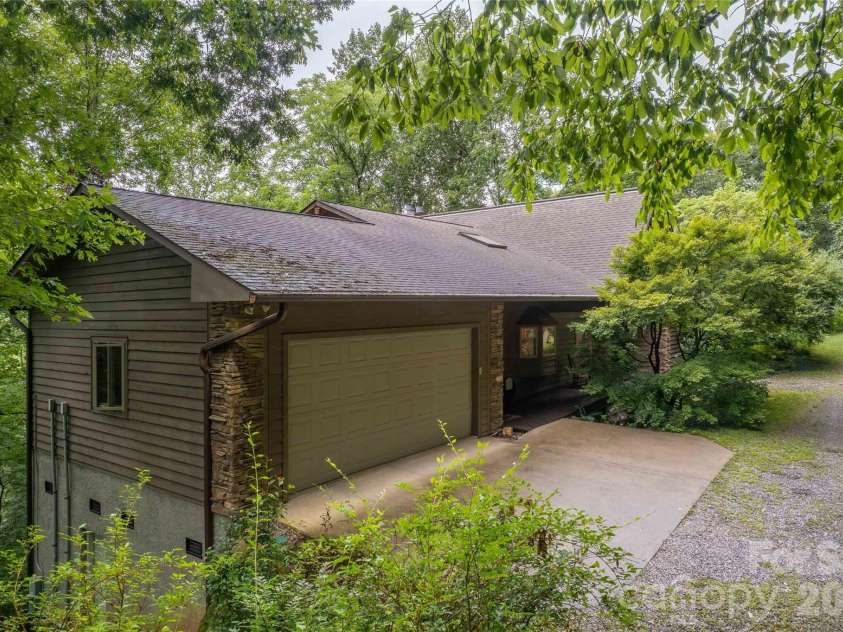 300 Sweet Birch Lane, Tuckasegee, NC 28783.  MLS# CAR4289409, YatesRealty ID 8829. 