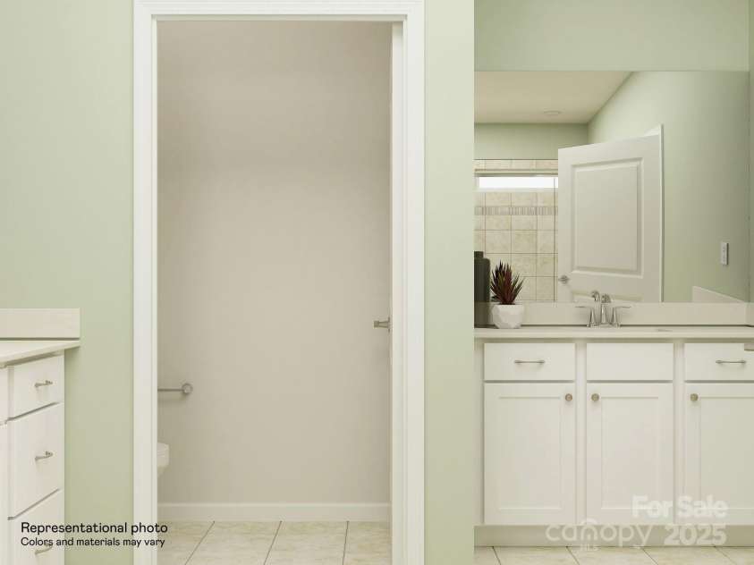 4134 Camden Glen Road, Lancaster, SC 29720.  MLS# CAR4227945, YatesRealty ID 8829. Owners bath