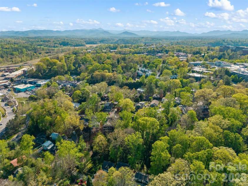 13 Castle Street, Asheville, NC 28803.  MLS# CAR4278006, YatesRealty ID 883. 