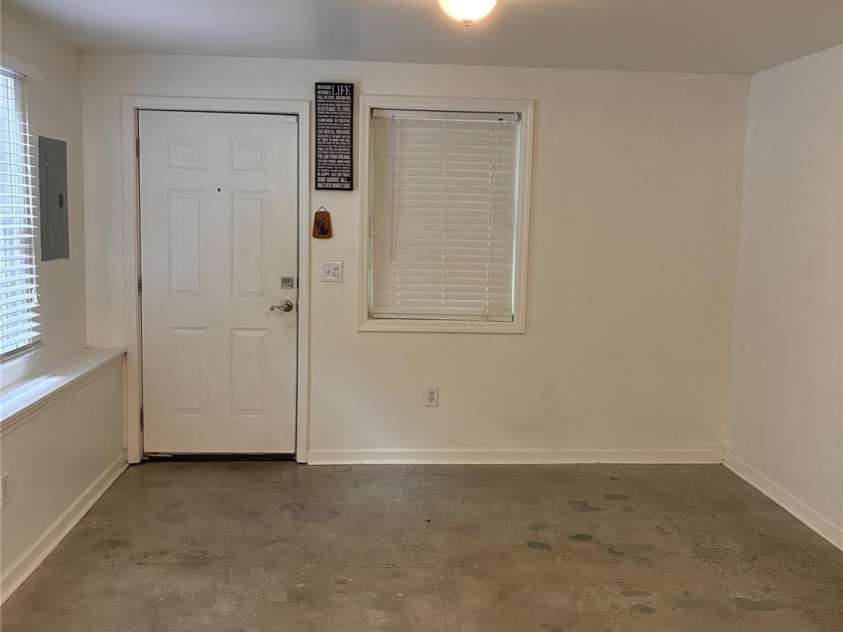 13 Castle Street, Asheville, NC 28803.  MLS# CAR4278006, YatesRealty ID 883. Basement Apartment