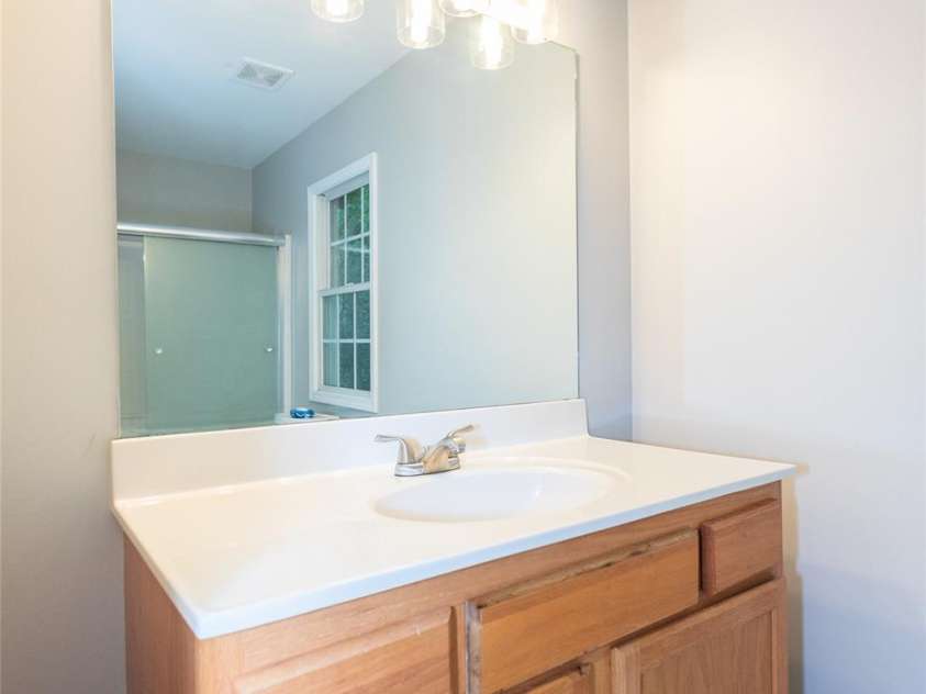 13 Castle Street, Asheville, NC 28803.  MLS# CAR4278006, YatesRealty ID 883. Primary Bathroom
