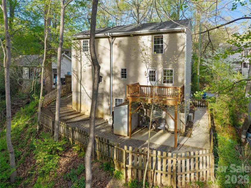 13 Castle Street, Asheville, NC 28803.  MLS# CAR4370970, YatesRealty ID 883. 