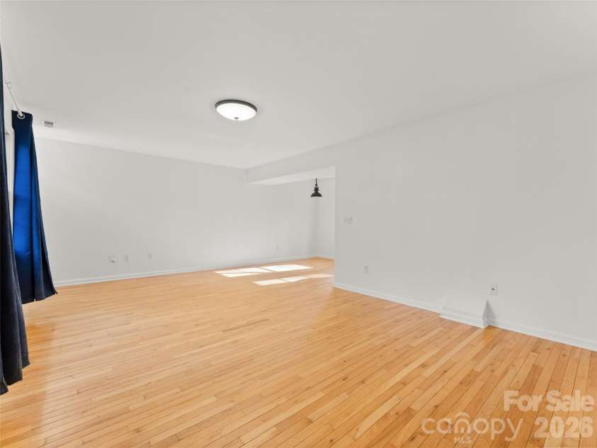 13 Castle Street, Asheville, NC 28803.  MLS# CAR4370970, YatesRealty ID 883. 