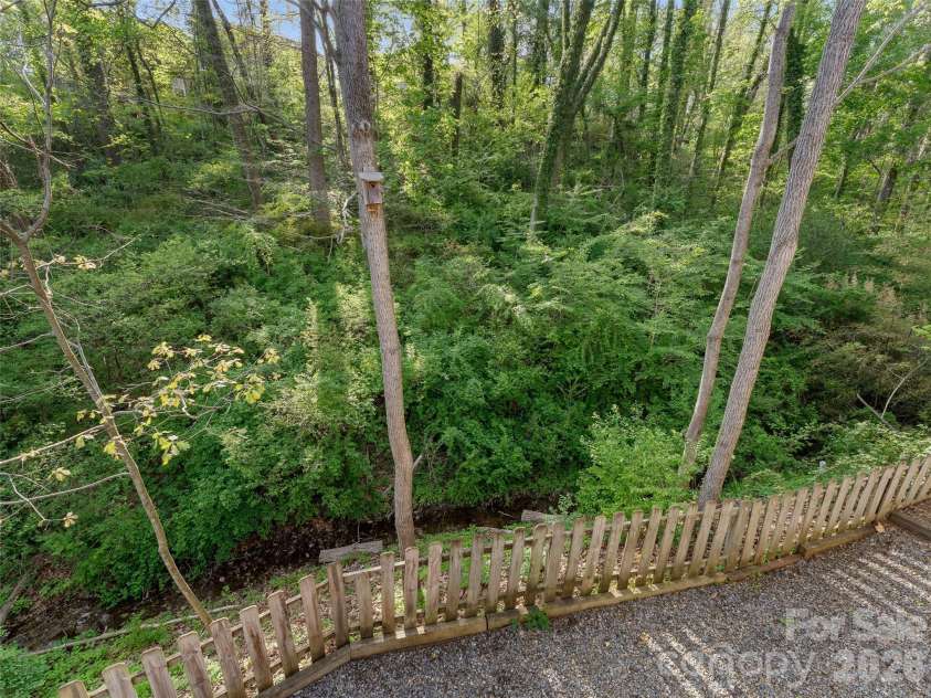 13 Castle Street, Asheville, NC 28803.  MLS# CAR4370970, YatesRealty ID 883. 