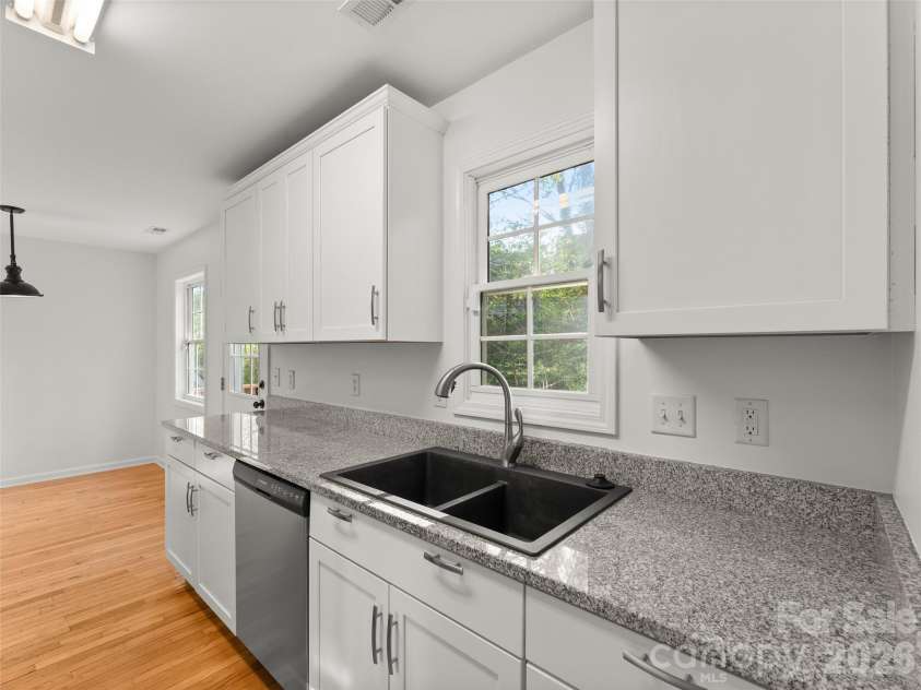 13 Castle Street, Asheville, NC 28803.  MLS# CAR4370970, YatesRealty ID 883. 
