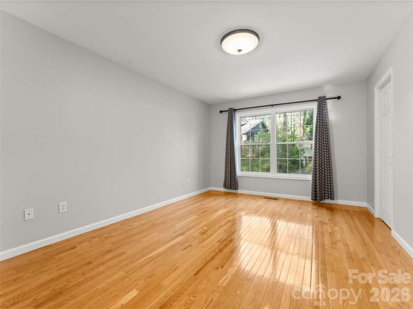 13 Castle Street, Asheville, NC 28803.  MLS# CAR4370970, YatesRealty ID 883. 