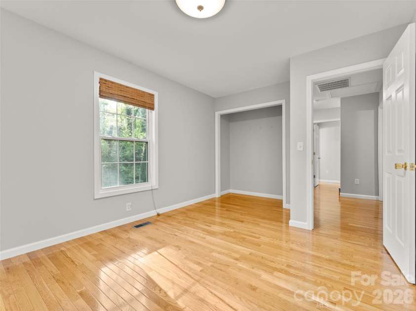 13 Castle Street, Asheville, NC 28803.  MLS# CAR4370970, YatesRealty ID 883. 