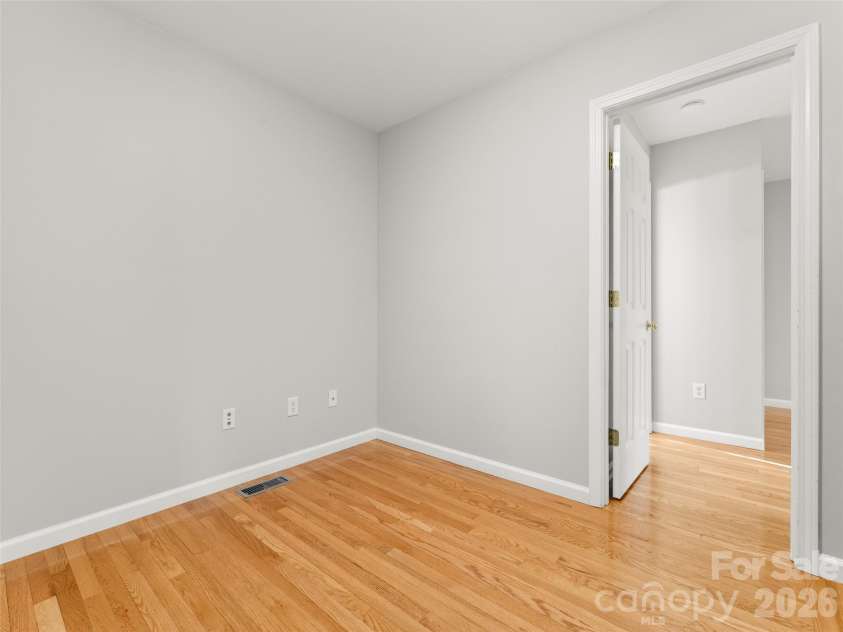 13 Castle Street, Asheville, NC 28803.  MLS# CAR4370970, YatesRealty ID 883. 