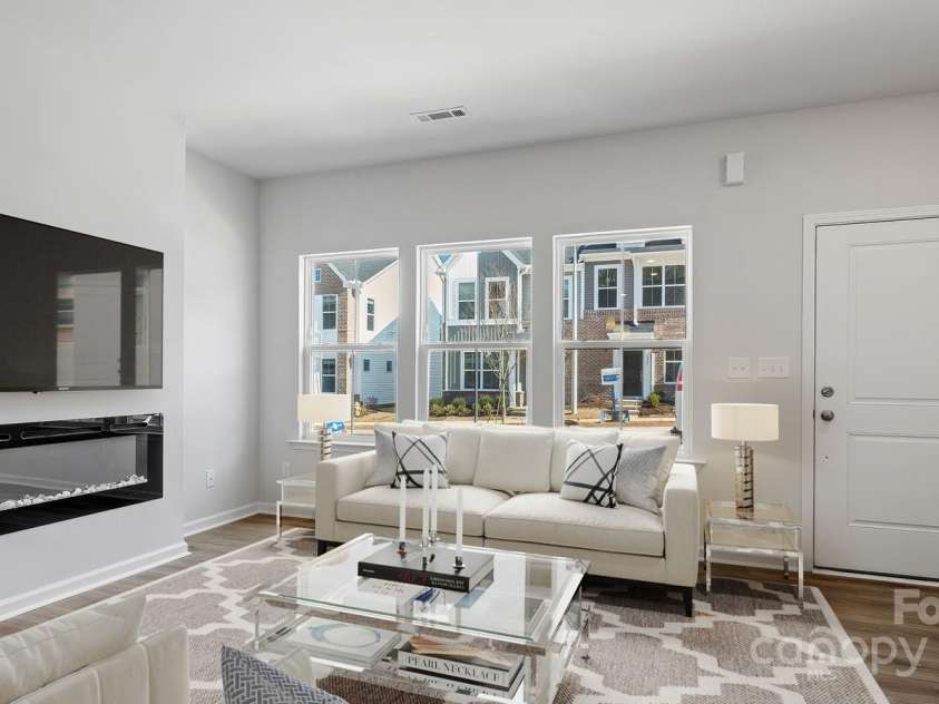 2940 Sloan Drive, Charlotte, NC 28208.  MLS# CAR4288735, YatesRealty ID 883. 