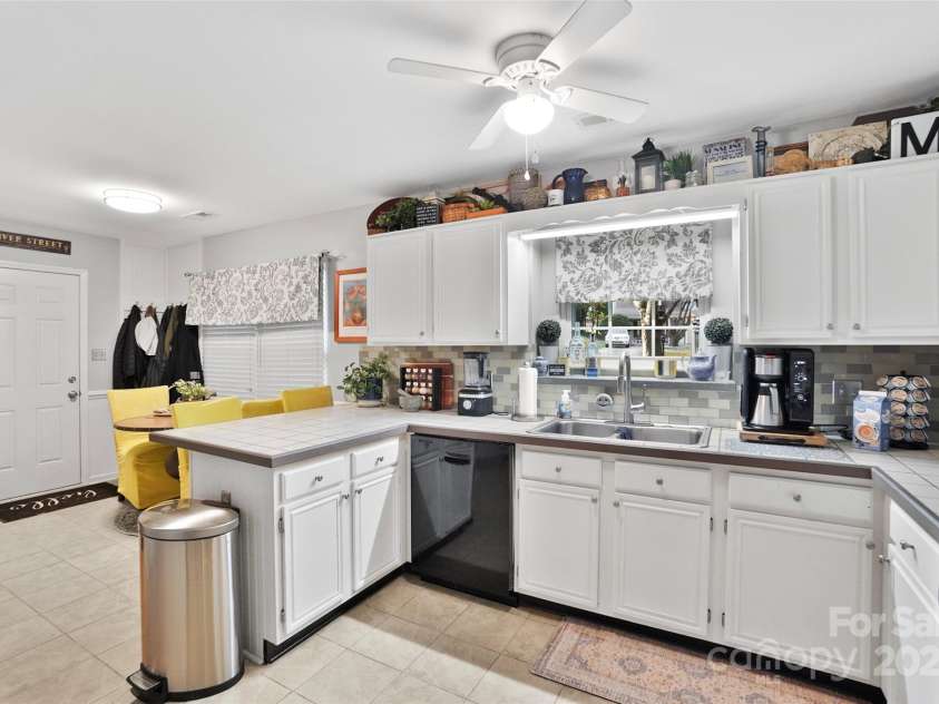 8018 Maxwelton Drive, Huntersville, NC 28078.  MLS# CAR4172531, YatesRealty ID 883. 