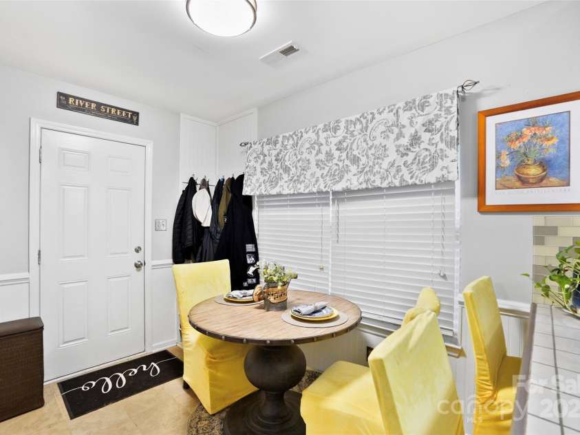 8018 Maxwelton Drive, Huntersville, NC 28078.  MLS# CAR4172531, YatesRealty ID 883. 
