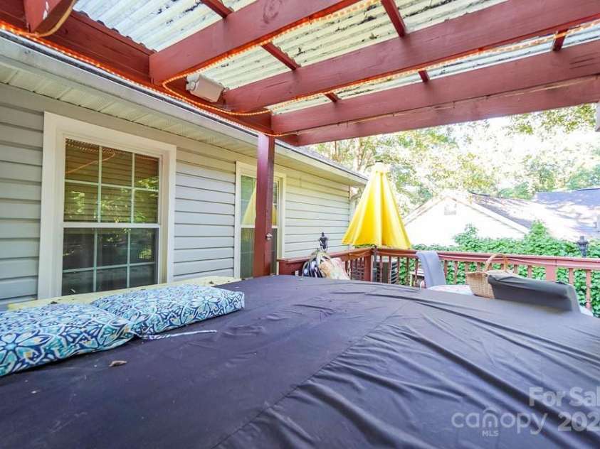 8018 Maxwelton Drive, Huntersville, NC 28078.  MLS# CAR4172531, YatesRealty ID 883. 
