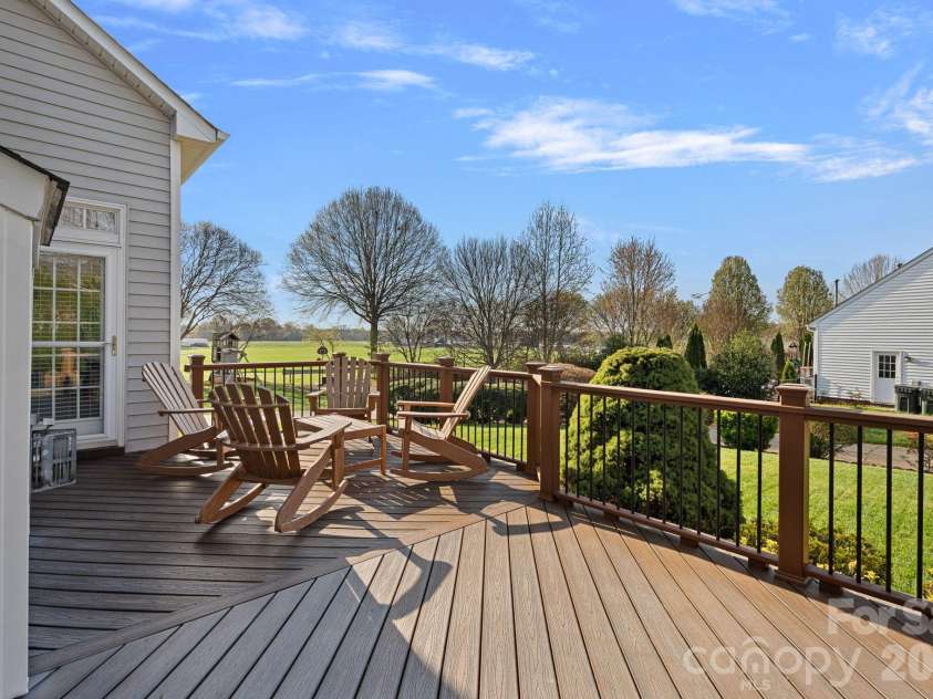 16723 Hugh Torance Parkway, Huntersville, NC 28078.  MLS# CAR4359347, YatesRealty ID 8832. Oversized, TREX back deck! Upgraded aluminum railings!