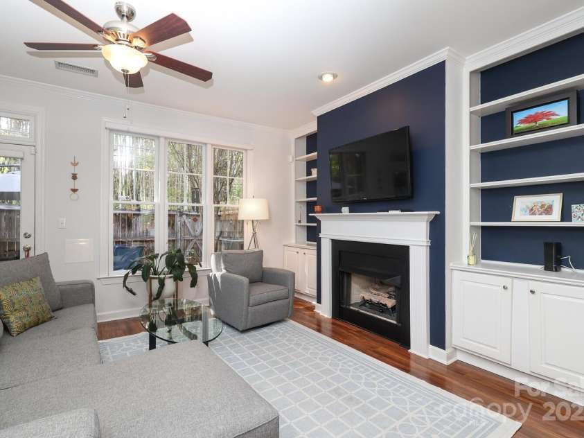 879 Park Slope Drive, Charlotte, NC 28209.  MLS# CAR4247473, YatesRealty ID 8832. 