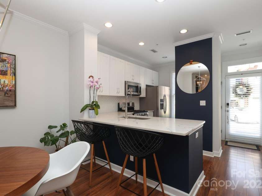 879 Park Slope Drive, Charlotte, NC 28209.  MLS# CAR4247473, YatesRealty ID 8832. 