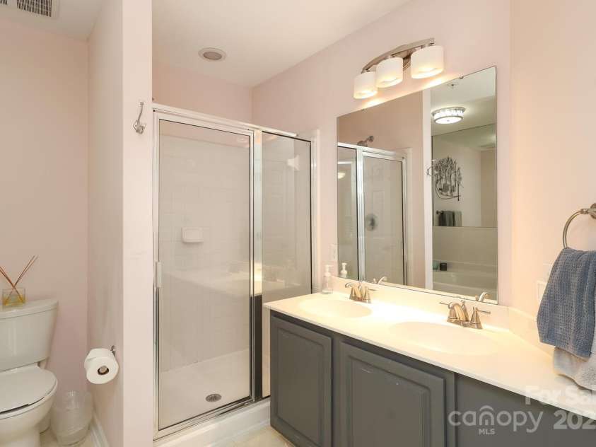 879 Park Slope Drive, Charlotte, NC 28209.  MLS# CAR4247473, YatesRealty ID 8832. 