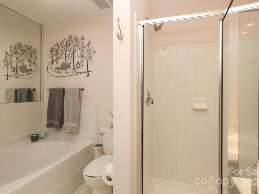 879 Park Slope Drive, Charlotte, NC 28209.  MLS# CAR4247473, YatesRealty ID 8832. 