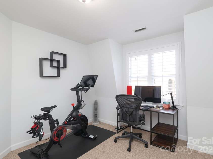 879 Park Slope Drive, Charlotte, NC 28209.  MLS# CAR4247473, YatesRealty ID 8832. 
