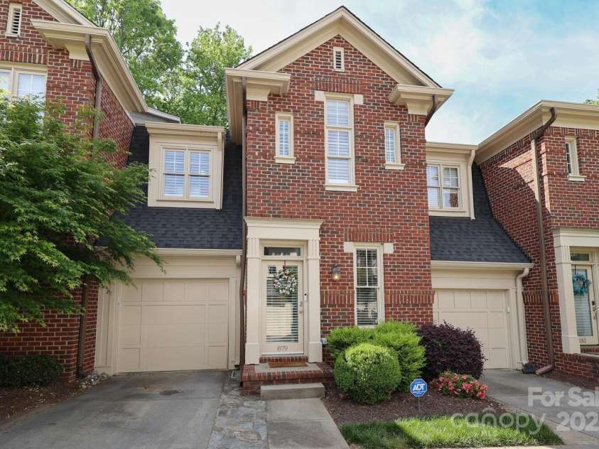 879 Park Slope Drive, Charlotte, NC 28209.  MLS# CAR4247473, YatesRealty ID 8832. 