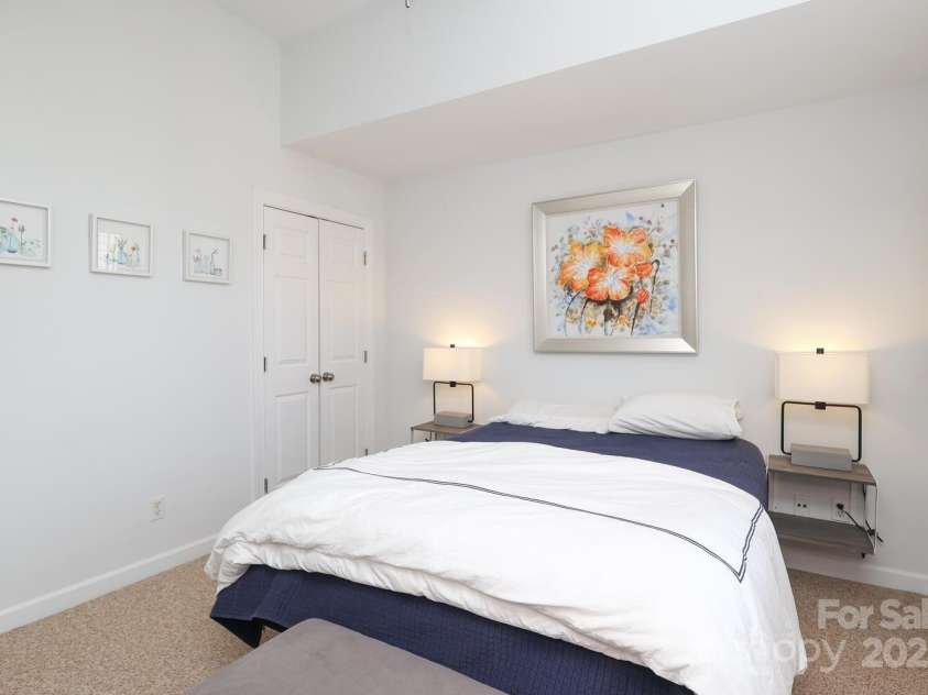 879 Park Slope Drive, Charlotte, NC 28209.  MLS# CAR4247473, YatesRealty ID 8832. 