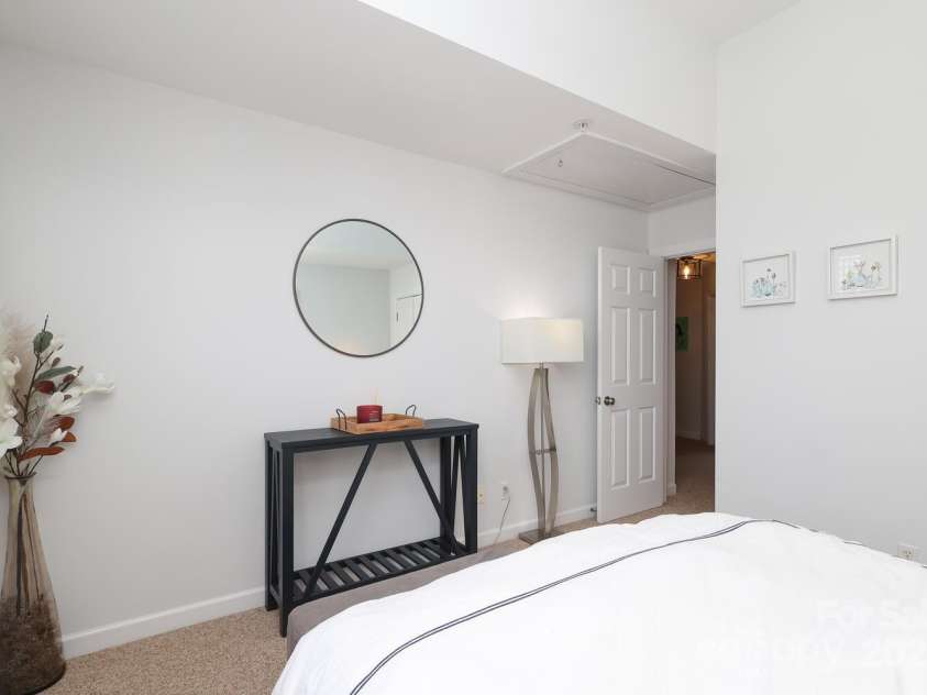 879 Park Slope Drive, Charlotte, NC 28209.  MLS# CAR4247473, YatesRealty ID 8832. 