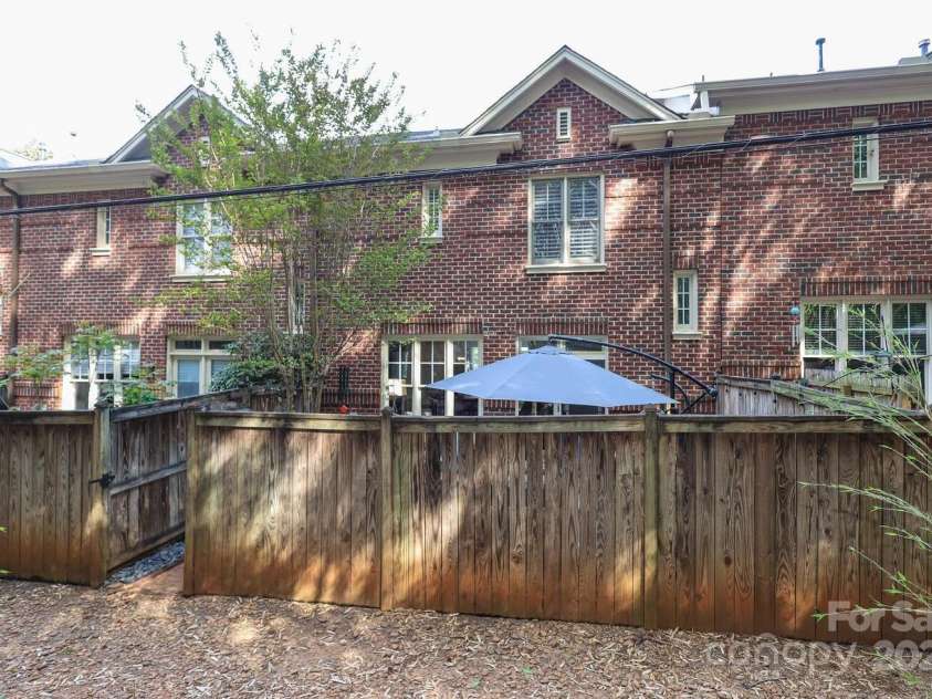 879 Park Slope Drive, Charlotte, NC 28209.  MLS# CAR4247473, YatesRealty ID 8832. 