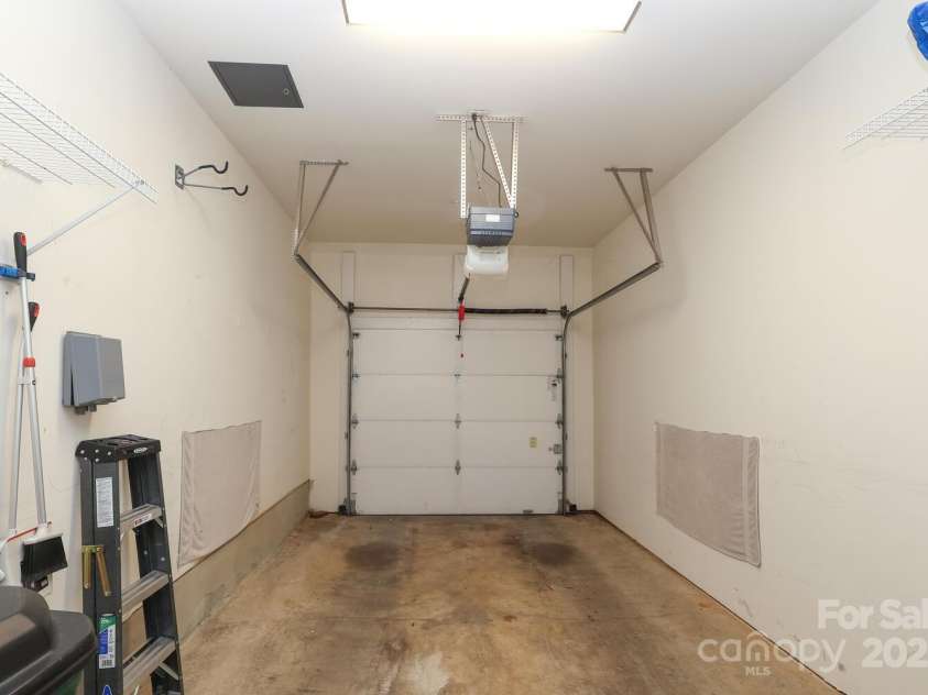 879 Park Slope Drive, Charlotte, NC 28209.  MLS# CAR4247473, YatesRealty ID 8832. 