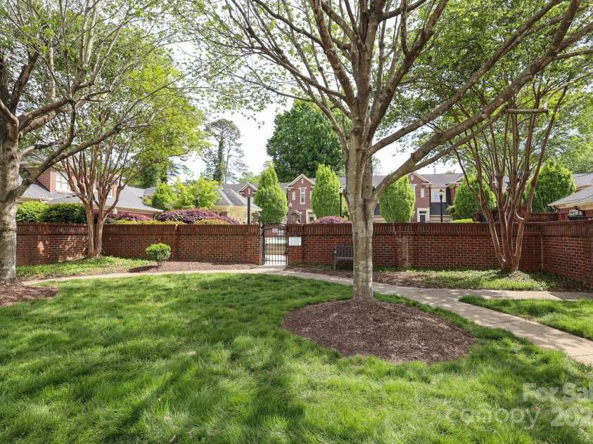 879 Park Slope Drive, Charlotte, NC 28209.  MLS# CAR4247473, YatesRealty ID 8832. 