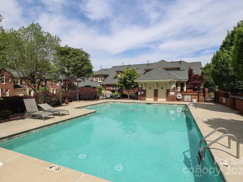 879 Park Slope Drive, Charlotte, NC 28209.  MLS# CAR4247473, YatesRealty ID 8832. 