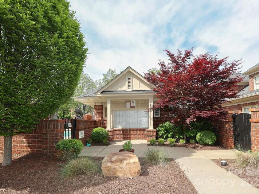 879 Park Slope Drive, Charlotte, NC 28209.  MLS# CAR4247473, YatesRealty ID 8832. 