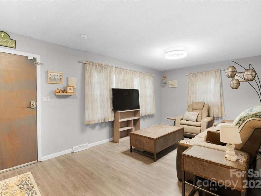 100 Ponder Road, Grover, NC 28073.  MLS# CAR4290489, YatesRealty ID 8833. 