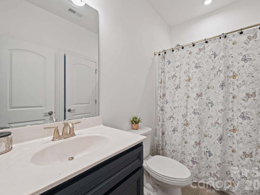 5691 Regal Way, Fort Mill, SC 29707.  MLS# CAR4350002, YatesRealty ID 8833. 