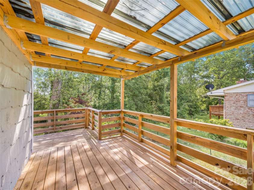 105 Smith Graveyard Road, Asheville, NC 28806.  MLS# CAR4384560, YatesRealty ID 8834. 