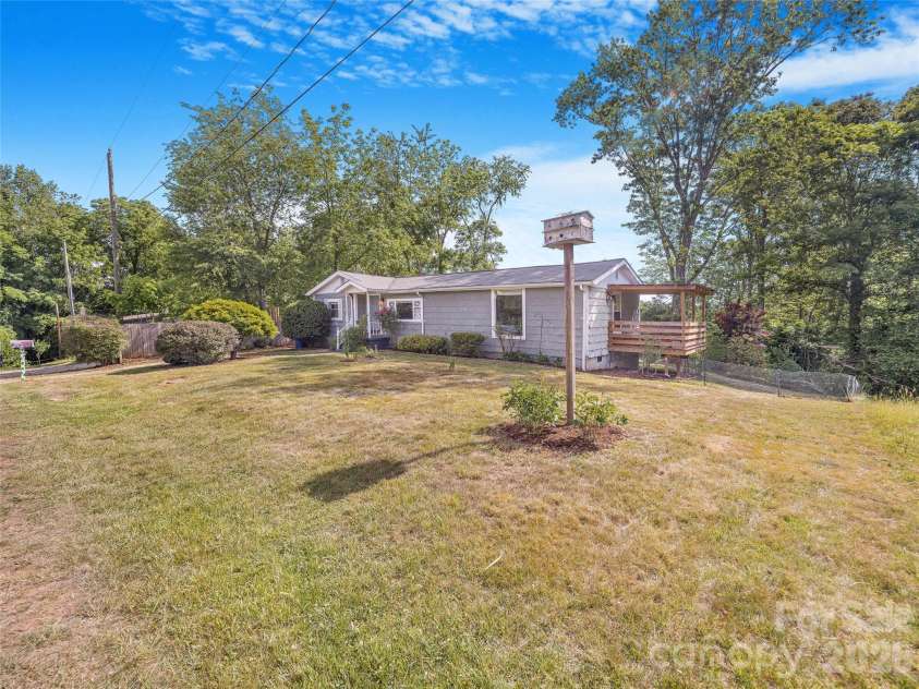 105 Smith Graveyard Road, Asheville, NC 28806.  MLS# CAR4384560, YatesRealty ID 8834. 