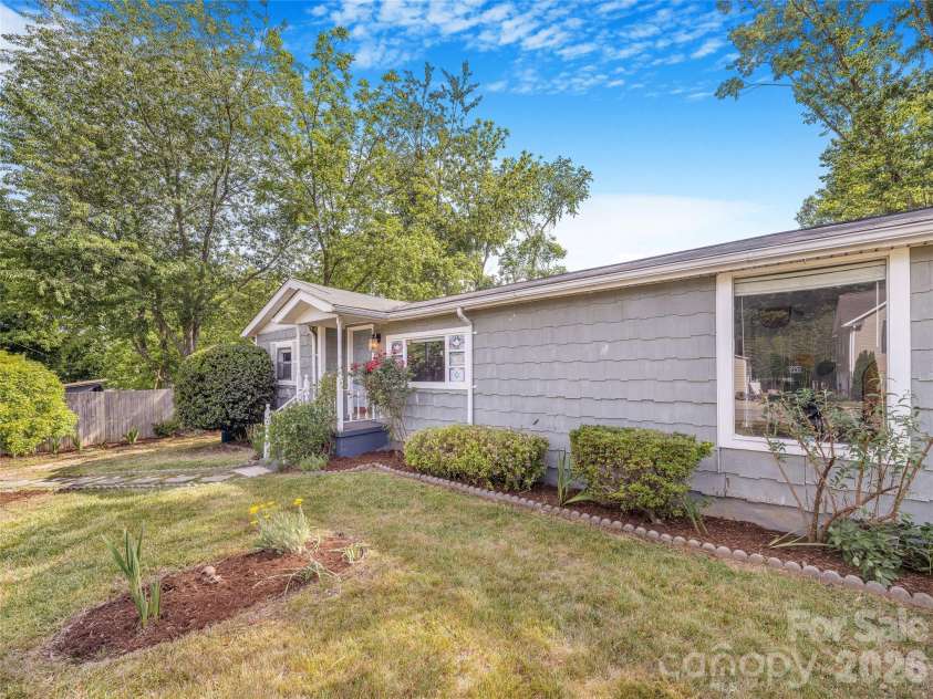 105 Smith Graveyard Road, Asheville, NC 28806.  MLS# CAR4384560, YatesRealty ID 8834. 
