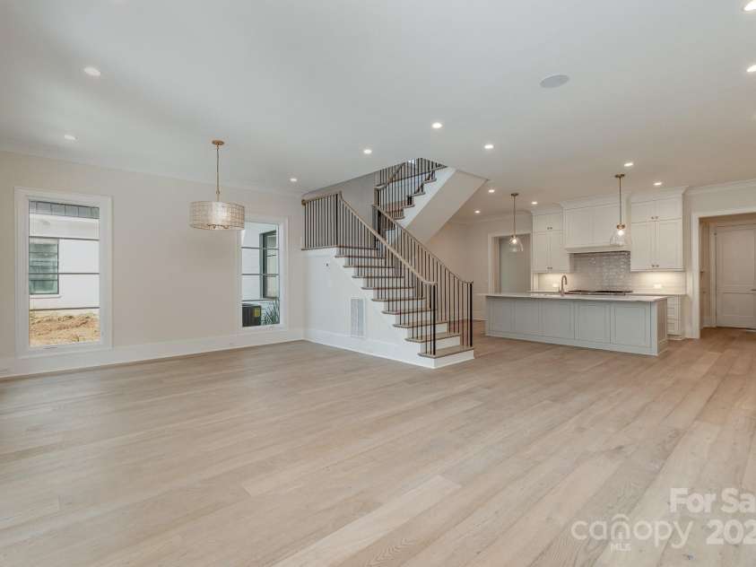 2924 Sharon View Road, Charlotte, NC 28210.  MLS# CAR4239433, YatesRealty ID 8834. Dining Room