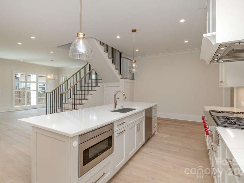 2924 Sharon View Road, Charlotte, NC 28210.  MLS# CAR4239433, YatesRealty ID 8834. Kitchen