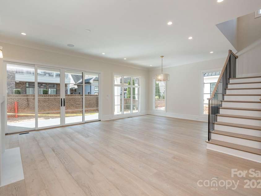 2924 Sharon View Road, Charlotte, NC 28210.  MLS# CAR4239433, YatesRealty ID 8834. Living Room/Dining Room