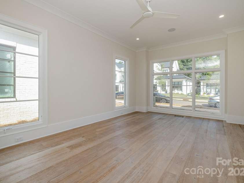 2924 Sharon View Road, Charlotte, NC 28210.  MLS# CAR4239433, YatesRealty ID 8834. Primary Bedroom on Main