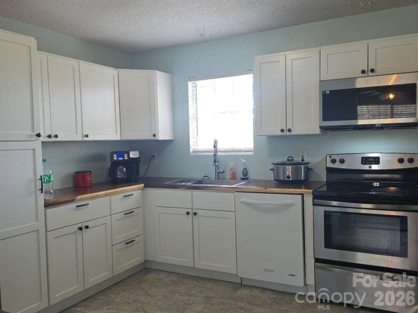 1097 Stadium Road, Pageland, SC 29728.  MLS# CAR4361056, YatesRealty ID 8835. Kitchen
