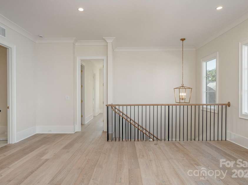 3131 Providence Road, Charlotte, NC 28211.  MLS# CAR4244531, YatesRealty ID 8835. Media/Loft