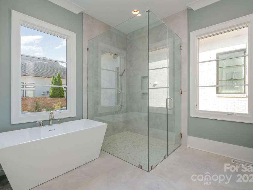 3131 Providence Road, Charlotte, NC 28211.  MLS# CAR4244531, YatesRealty ID 8835. Primary Bathroom on Main