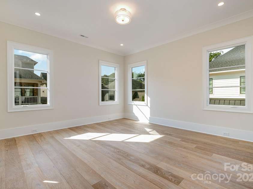 3131 Providence Road, Charlotte, NC 28211.  MLS# CAR4244531, YatesRealty ID 8835. Second Primary Bedroom Up