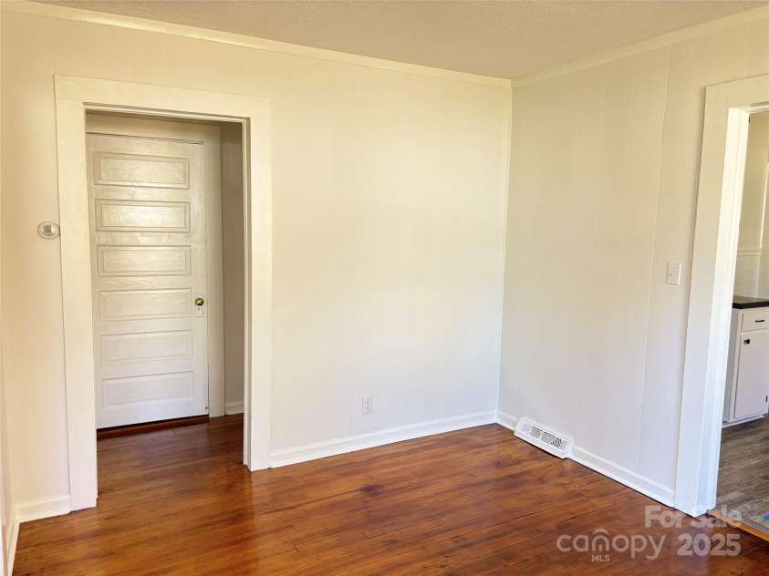 212 Kimball Street, Kannapolis, NC 28081.  MLS# CAR4314219, YatesRealty ID 8836. 