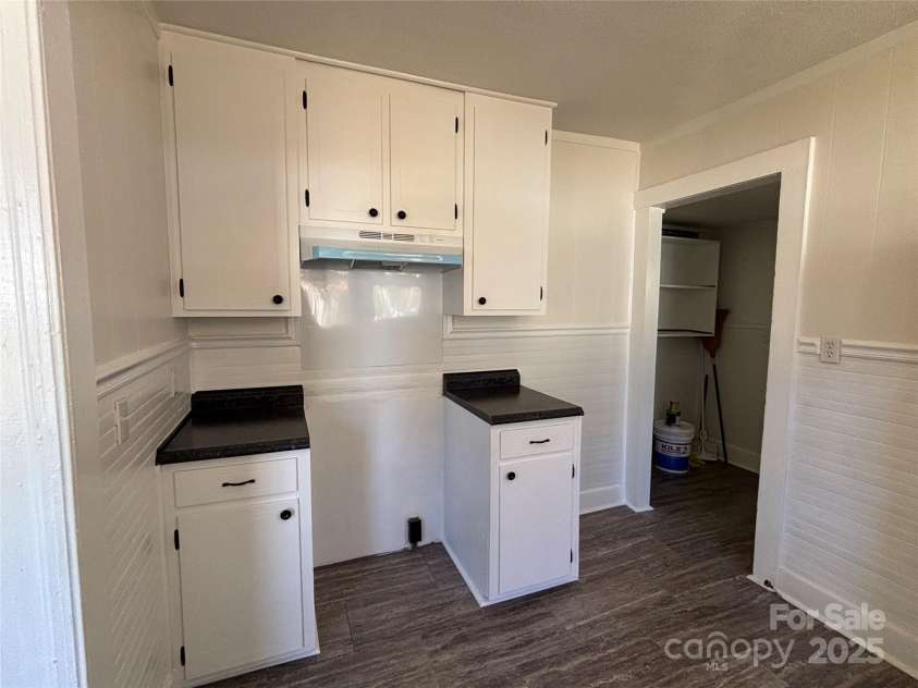 212 Kimball Street, Kannapolis, NC 28081.  MLS# CAR4314219, YatesRealty ID 8836. 