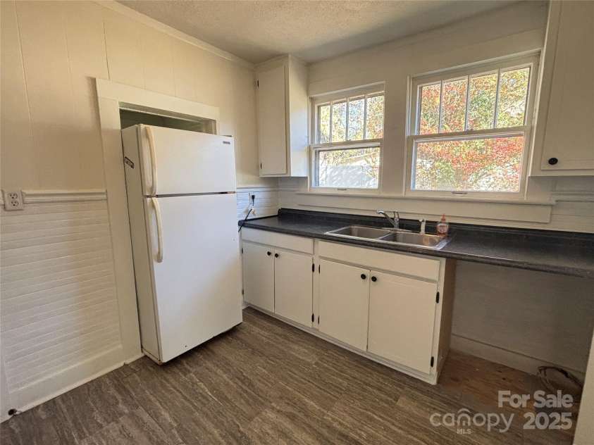 212 Kimball Street, Kannapolis, NC 28081.  MLS# CAR4314219, YatesRealty ID 8836. 